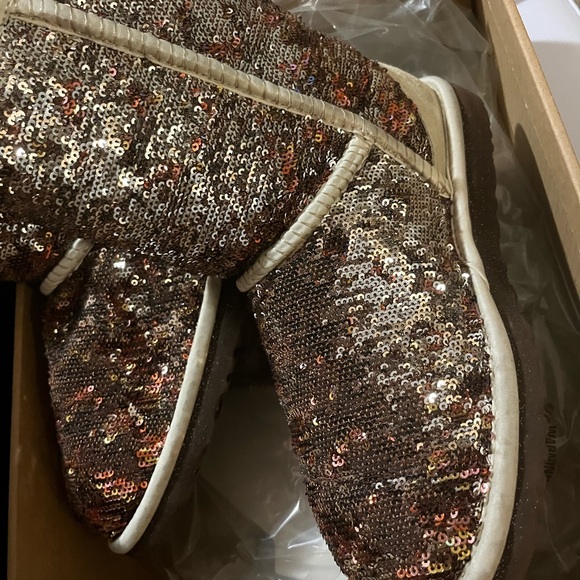 Sparkle Uggs like new - Picture 4 of 11